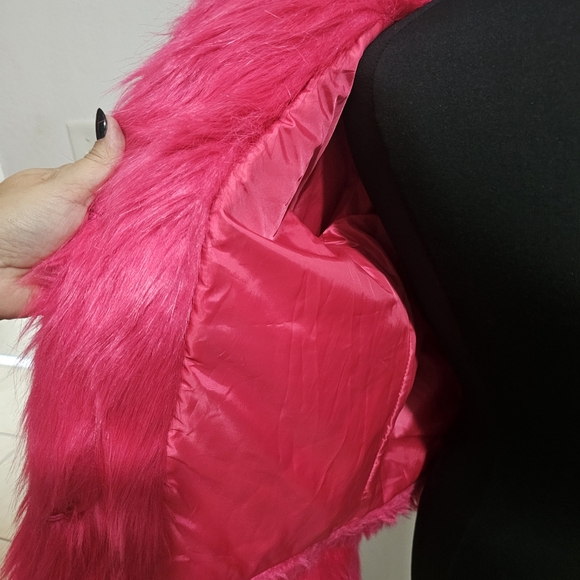 PINK FAUX FUR COAT - Picture 5 of 8
